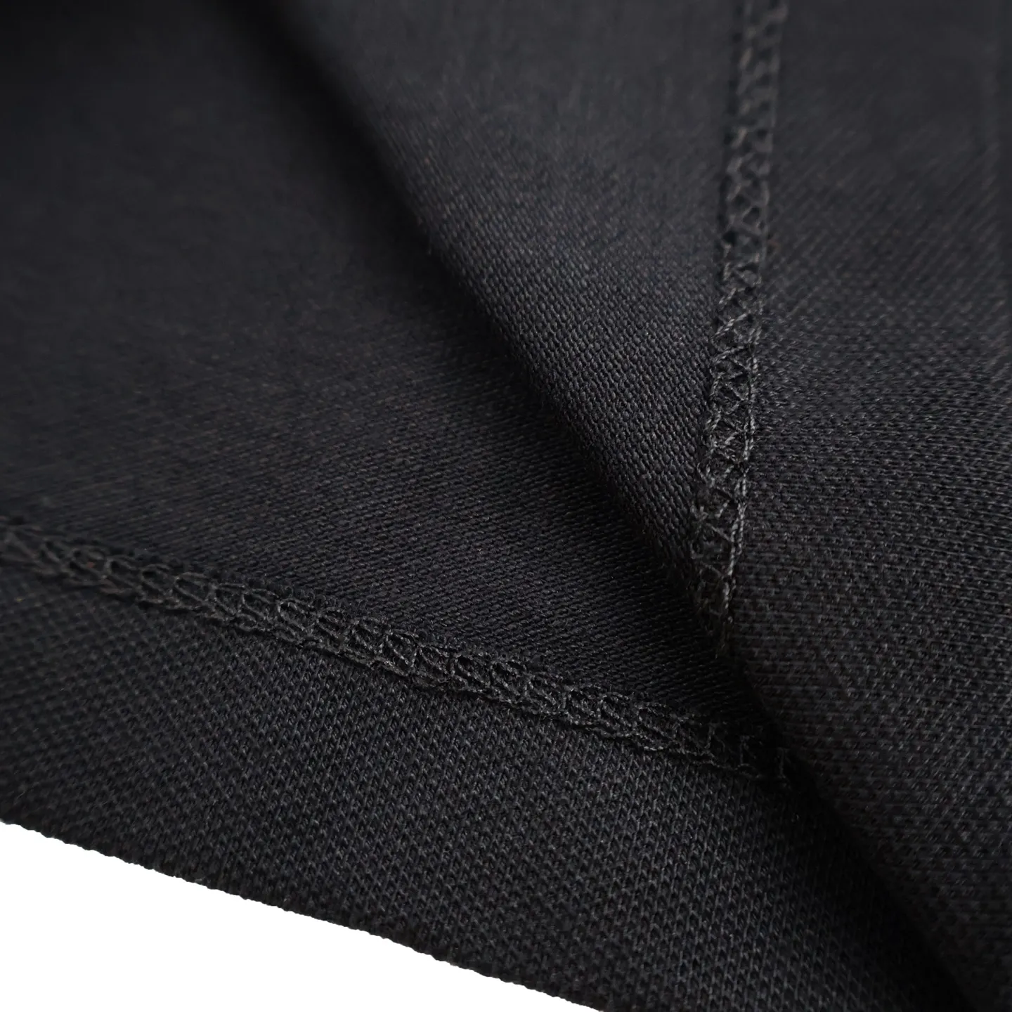 P320 [Exclusive supply] Stonelsland Stone Island emblem polo shirt, customized pique pure cotton sateen, breathable air cotton, enjoy the cloud cotton feel, soft and waxy to the touch. The infrared positioning of the "Stone Island Badge Patch" using imported special aircraft is more accurate and firm. The fabrics have been washed to give them a better feel and texture. They are not easy to deform, shrink or fade, and maintain their long-lasting beauty. Accessories: Customized 1:1 Stone Island patches, customized 1:1 Stone Island laser buttons. Size:S-M-L-XL